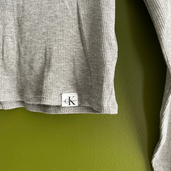 Calvin Klein top - Picture 3 of 3